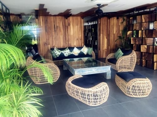 Beach front sea view modern apartment The PAlM3