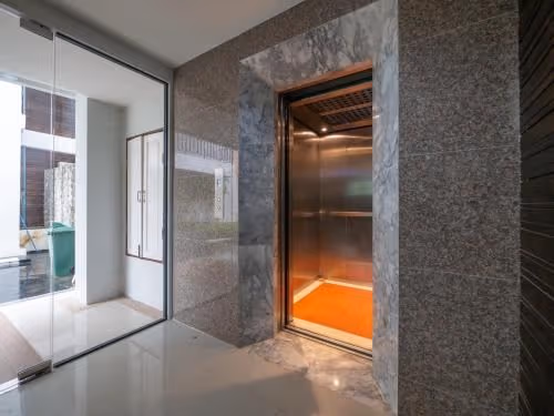 Studio Apartment with Sea View