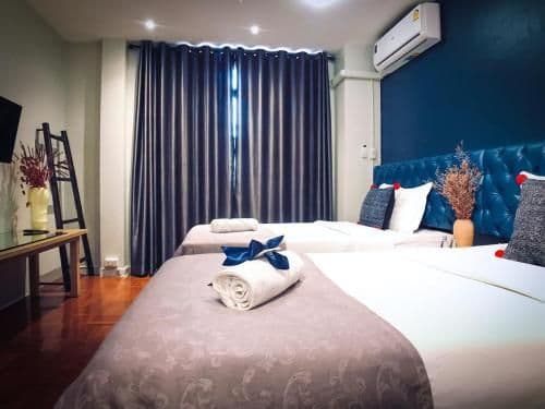 Superior Twin Room with Shared Bathroom