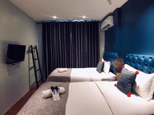 Superior Twin Room with Shared Bathroom