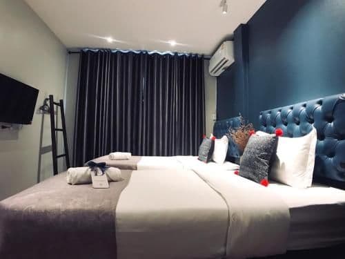 Superior Twin Room with Shared Bathroom