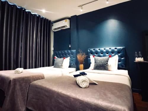 Superior Twin Room with Shared Bathroom