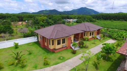 Naluemon Village2