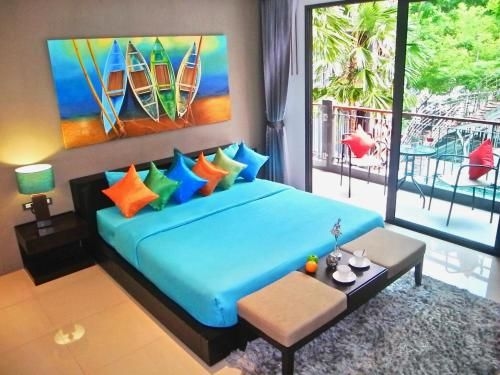 Emerald Terrace - Studio with pool view0