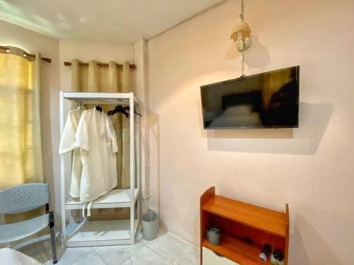 Standard Twin Room with Shared Bathroom