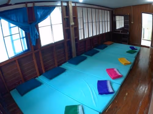 Single Bed in Mixed Dormitory Room