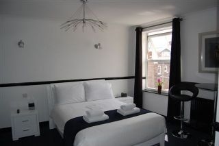 Hotel Noir4
