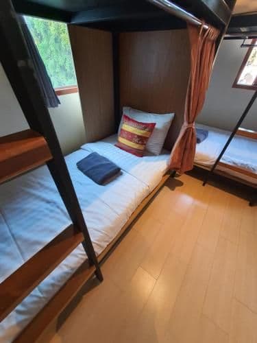Family Room (8 Adults) with Shared Bathroom