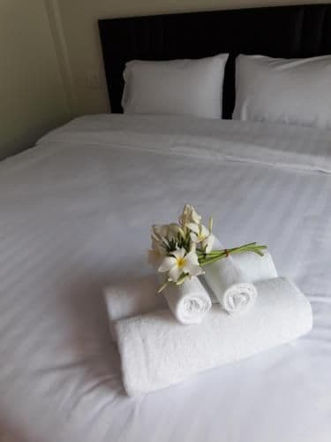 Deluxe Room (2 Adults + 1 Child)