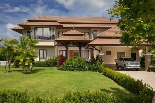 Modern 4 bed pool villa in Laguna Beach2