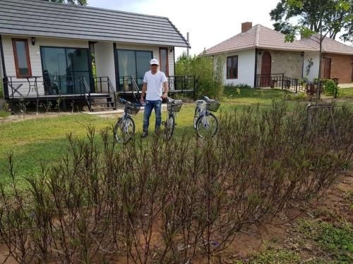 ฟรุต วูซ ฟาร์ม (Fruit Woods Farm)0