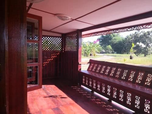Bungalow with Garden View