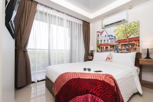 Spacious apartment near beach with pool & gym Spacious apartment near beach with pool & gym