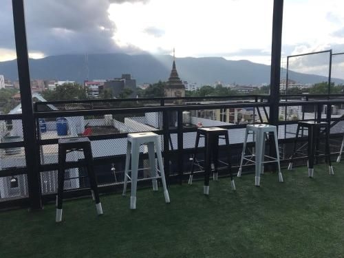248 Street Hostel (Rooftop Bar and Pool)3