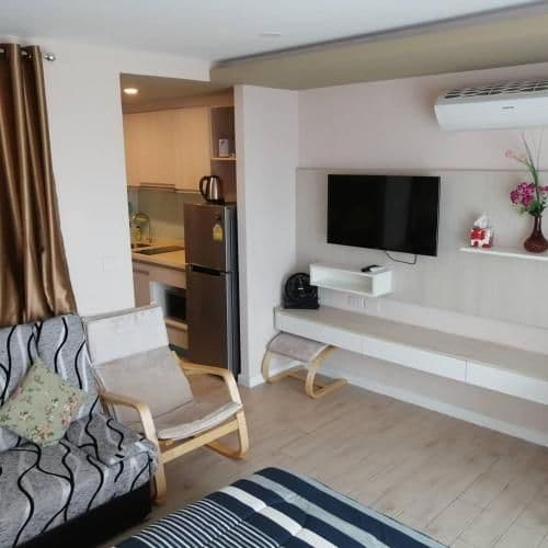 Studio Apartment