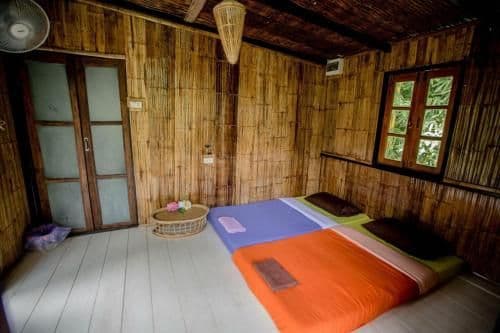 Standard Twin Room with Mountain View
