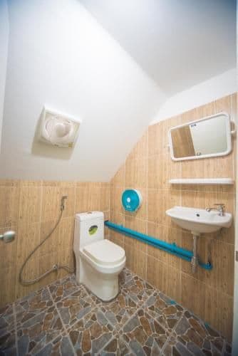 Bunk Bed in Mixed Dormitory Room
