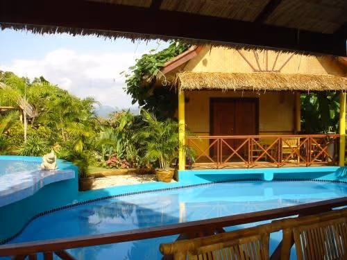 Bungalow with Patio