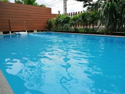 Queen Room with Pool Access