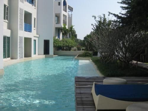 Grand Family Two-Bedroom Apartment with Pool View