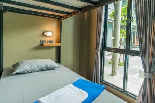 Bed in 6-Bed Female Dormitory Room with Private Bathroom