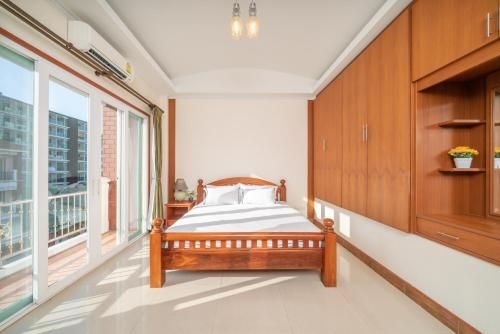 芭提雅市中心4间卧室泳池别墅近海边步行街 (4 bedroom pool villa in downtown Pattaya near seaside)0