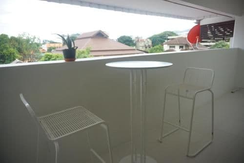 Studio with Mountain View