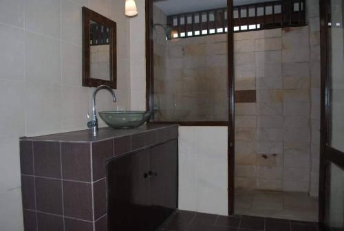 Quiet authentic Villa 4 bedroom with direct beach access2