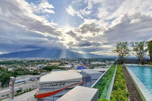 Beautiful View with rooftop Pool Beautiful View with rooftop Pool