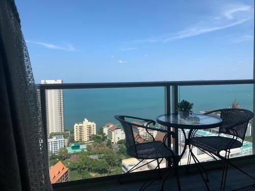 The Riviera October Sea View Apartment1
