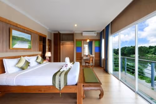 Deluxe Suite with River View
