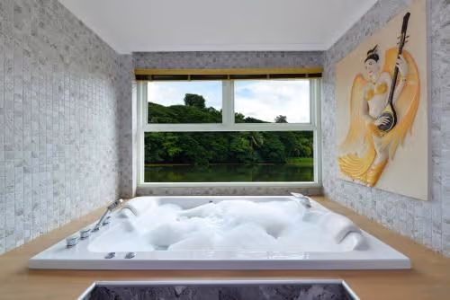 Deluxe Suite with River View