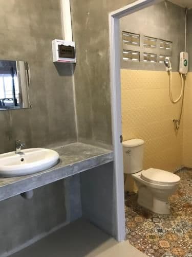 Bunk Bed in Mixed Dormitory Room