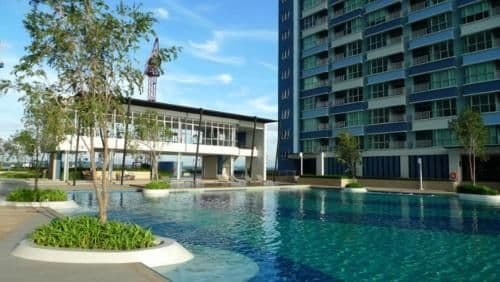 One-Bedroom Apartment with Sea View
