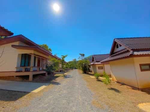 บ้านสวนทิพย์รีสอร์ท สัตหีบ บ้านสวนทิพย์รีสอร์ท สัตหีบ
