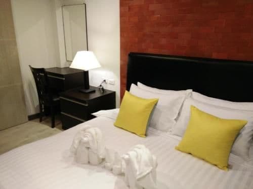 Deluxe Queen Room