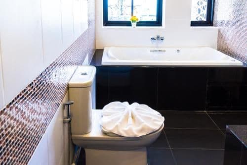 King Room with Spa Bath