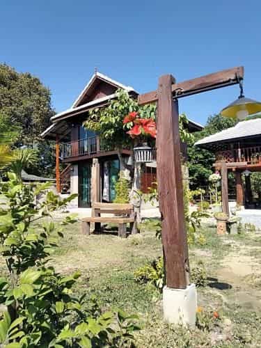 Huen Pak Rim Wiang Thakan Huen Pak Rim Wiang Thakan
