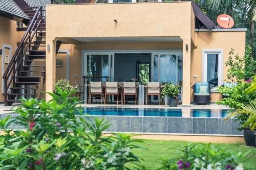Sunsara Villa Beachfront3