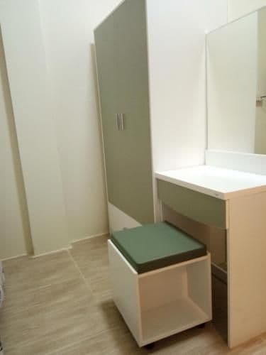 Single Room with Shared Bathroom
