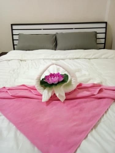 Queen Room with Shared Bathroom