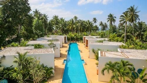 Deluxe Double Room (2 Adults + 1 Child)