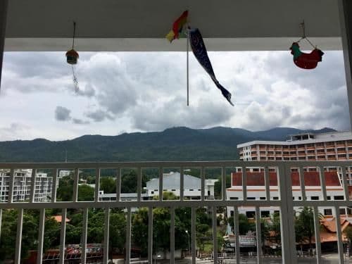 Apartment with Mountain View