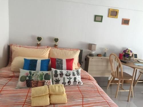 Apartment with Mountain View