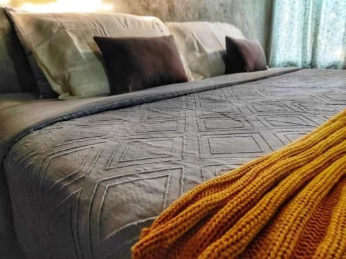 Deluxe Room (2 Adults + 1 Child)