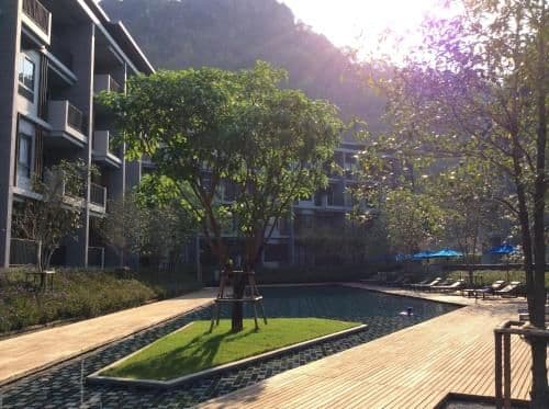 Apartment with Mountain View