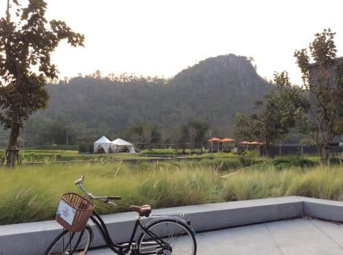 Apartment with Mountain View