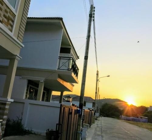 Downtown, New Duplex Three-Bedroom Townhouse, Luxurious Renovation4