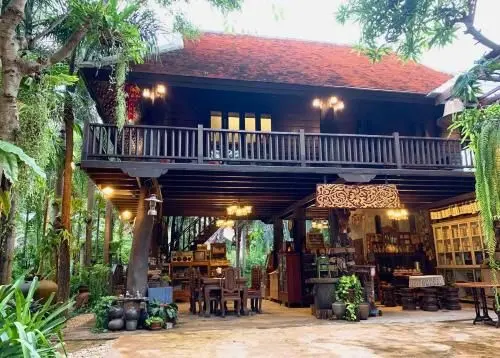 บ้านยุ้งข้าวโฮมสเตย์ by บ้านพุทธทอง บ้านยุ้งข้าวโฮมสเตย์ by บ้านพุทธทอง