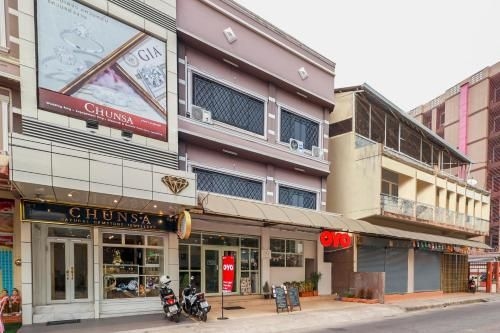 OYO 724 Green Light Cafe & Bed Hostel1